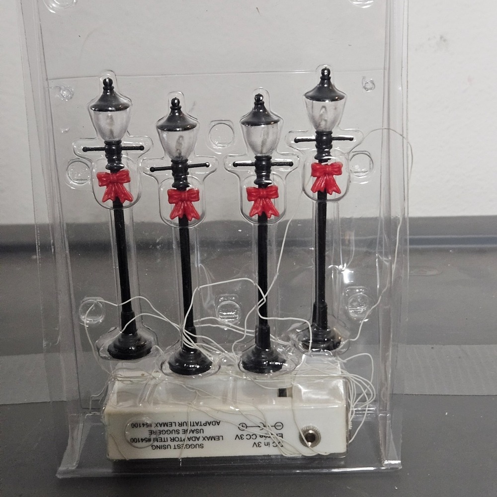 Lemax Lantern Street Lamps Set of 4 Christmas Village Vintage‎ Battery Operated